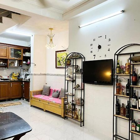 Homestay Ms. Hoa โฮจิมินห์ซิตี้ ภายนอก รูปภาพ